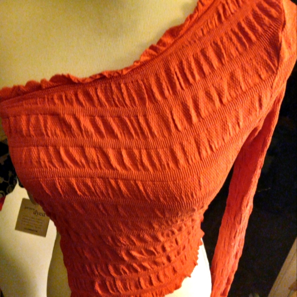 New,with tag red clover off-shoulder textured one sleeve asymmetrical top s.
